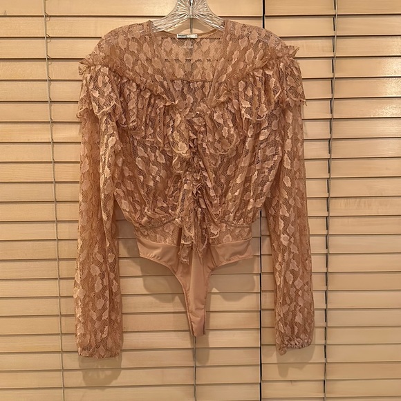 House of CB Veronica Lace Frill Blush Bodysuit - Picture 4 of 8